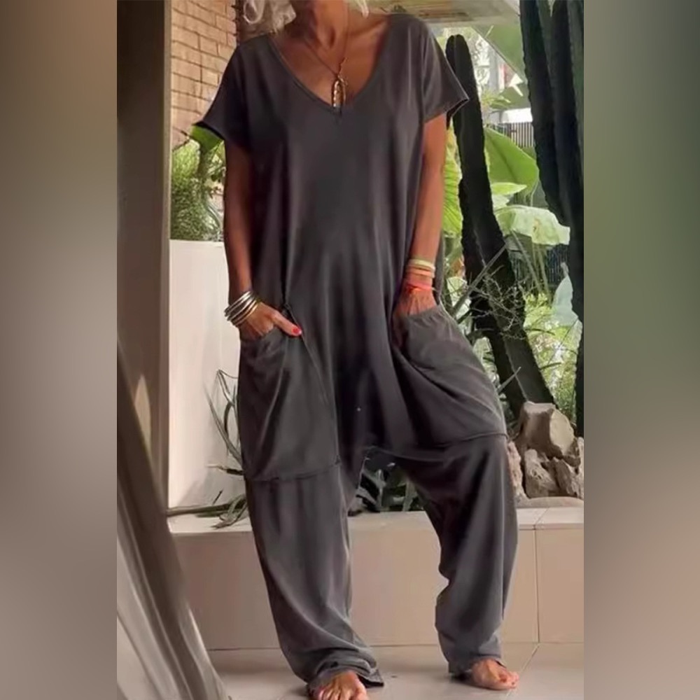MISSLOOK Loose V-Neck Black Jumpsuit with Pockets